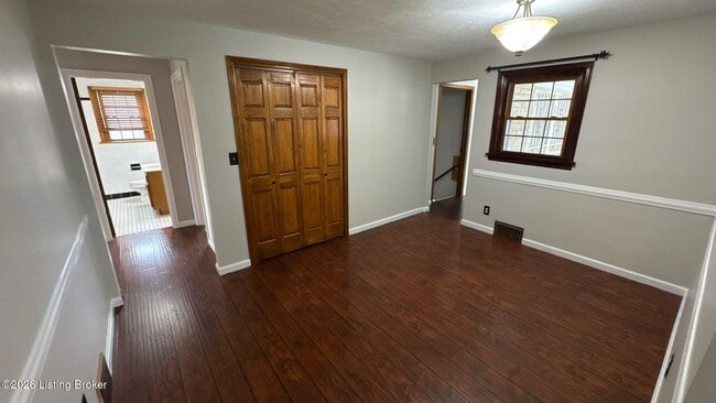 Building Photo - 113 Southview Terrace