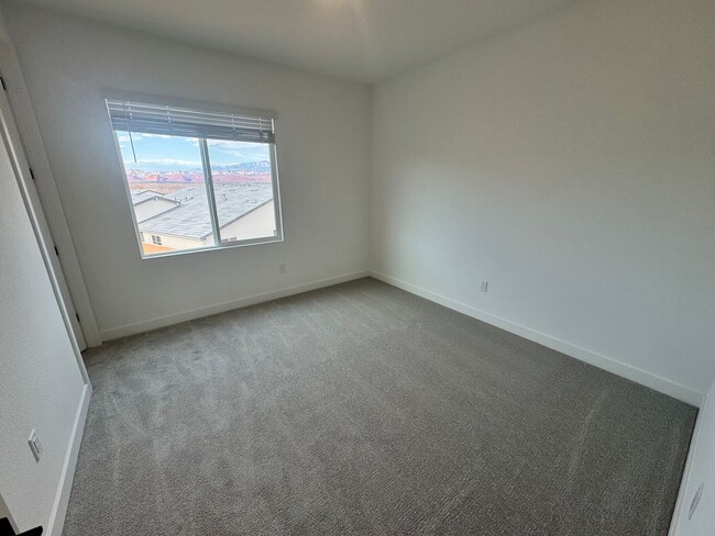 Building Photo - Brand New!!!  Beautiful 4 Bedroom Divario Home! VIEWS VIEWS VIEWS!!!
