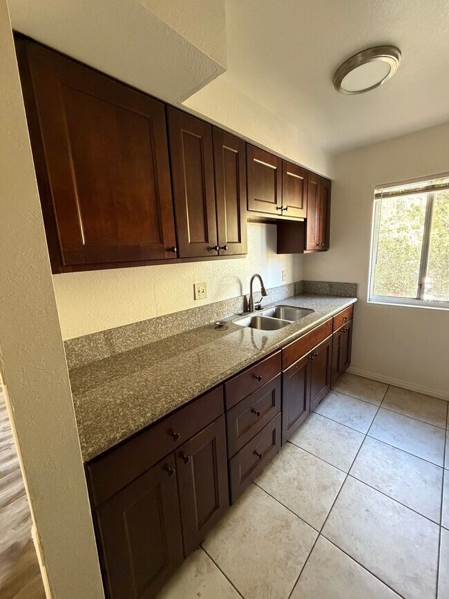 Building Photo - Beautiful Condo in Serene Montebello HOA Community – Pool, Spa & Prime Location