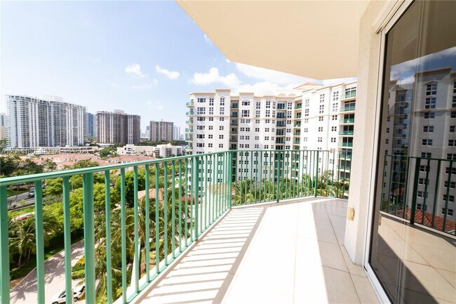 Building Photo - 20000 E Country Club Dr