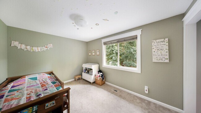 Building Photo - 3 Bed 2.5 Bath - Exceptional Condition - P...