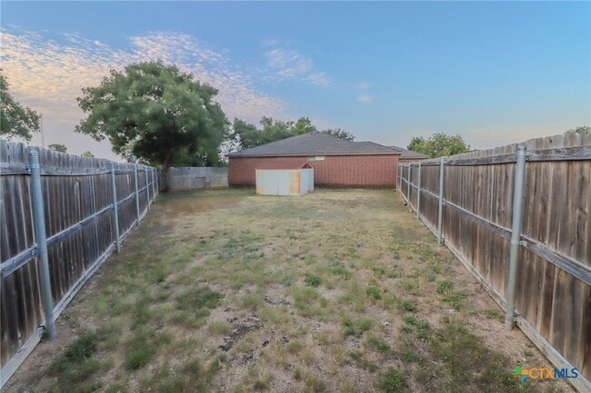 Building Photo - 1705 Liberty Hill Dr