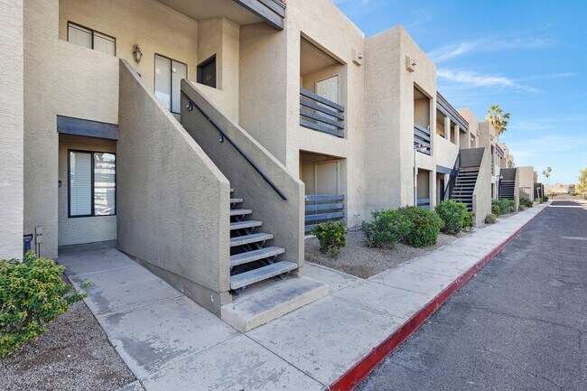 Building Photo - Upgraded Condo with Elegant Features and Convenient Location