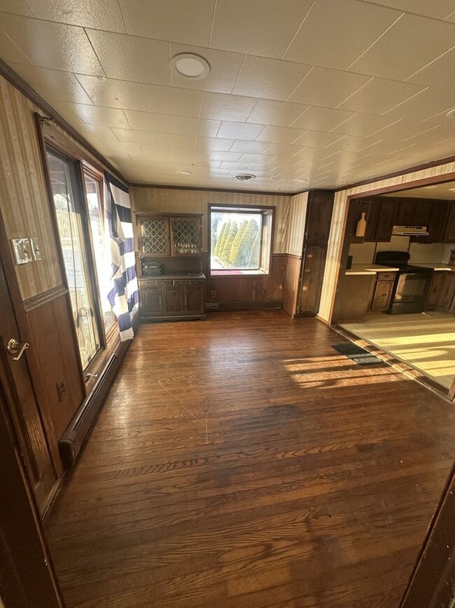 Building Photo - 2 bedroom 1 bathroom in Carlisle with In-ground Pool!