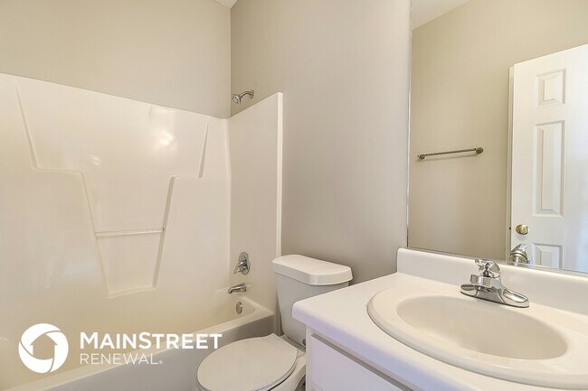 Building Photo - 140 Susan Dr