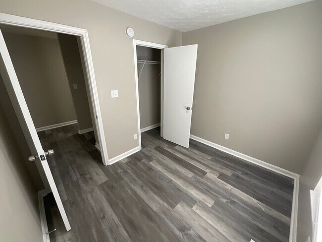 Building Photo - 4 Bed 2 Bath for Rent