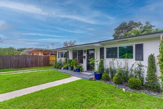 Building Photo - 1020 SW 31st Ave