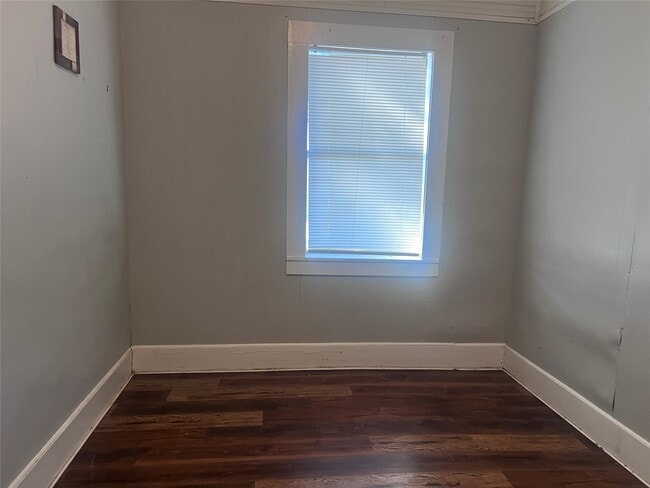 Building Photo - 515 Harrison Ln