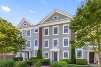Building Photo - 16 Roosevelt Dr