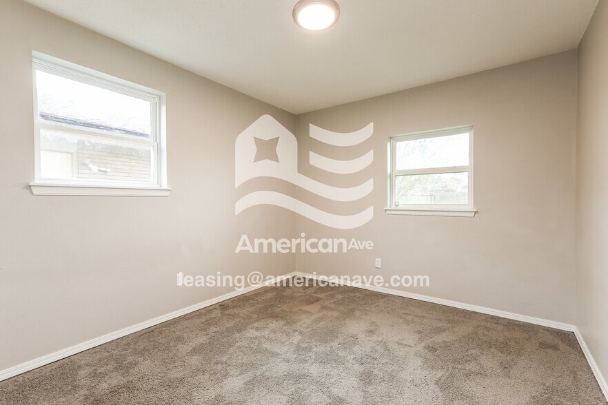 Building Photo - 912 Meadowridge Dr