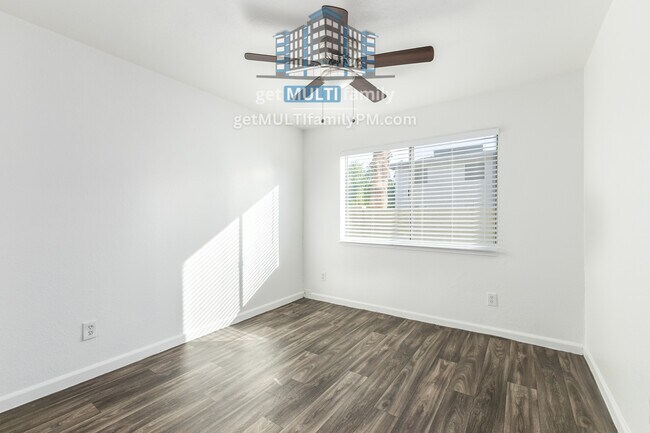 Building Photo - 1923 E Hayden Ln