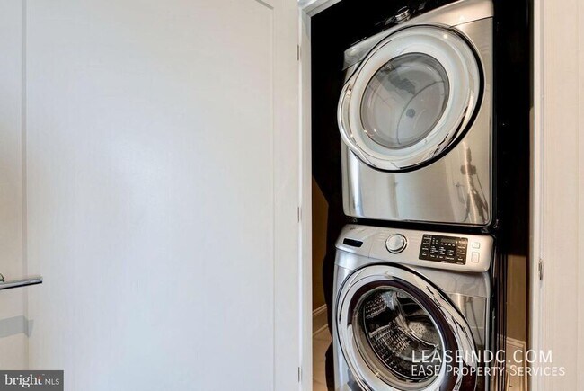 Building Photo - 4525 1/2 Georgia Avenue NW-#1