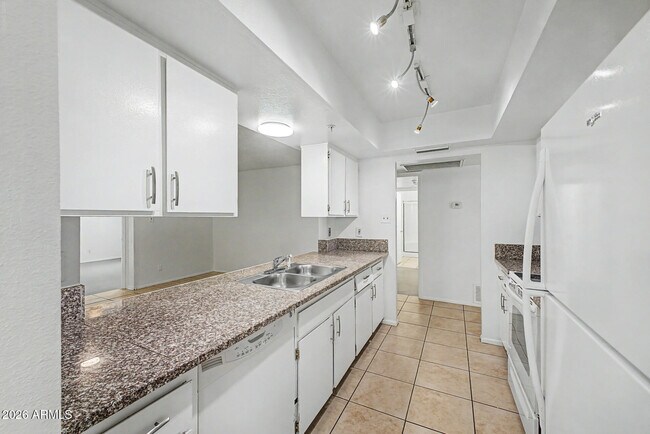 Building Photo - 4401 S Rita Ln