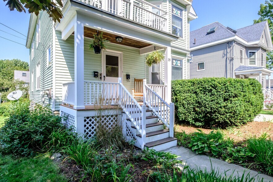 Primary Photo - 35 Clinton St