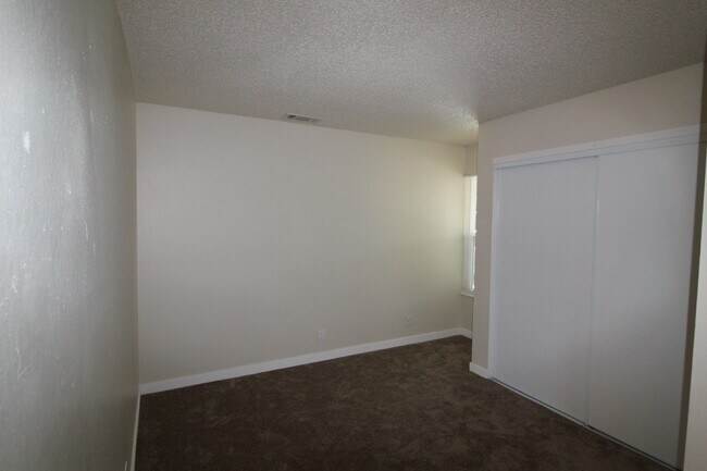 Building Photo - Concord 3 bedroom 2 bath condo updated bat...