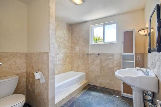 Building Photo - 4869 Alondra Way