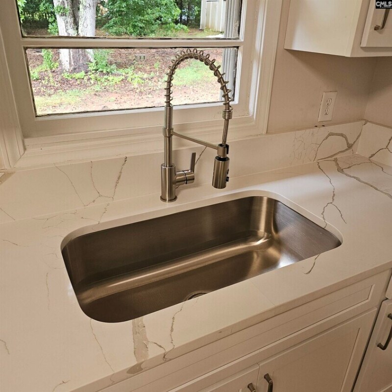 Building Photo - 617 Magnolia Dr