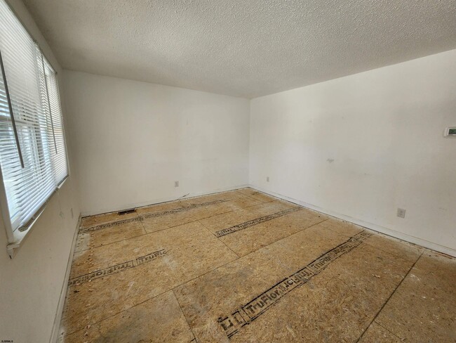 Building Photo - 106 N Dudley Ave