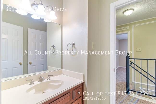 Building Photo - 3513 Meadowside Dr