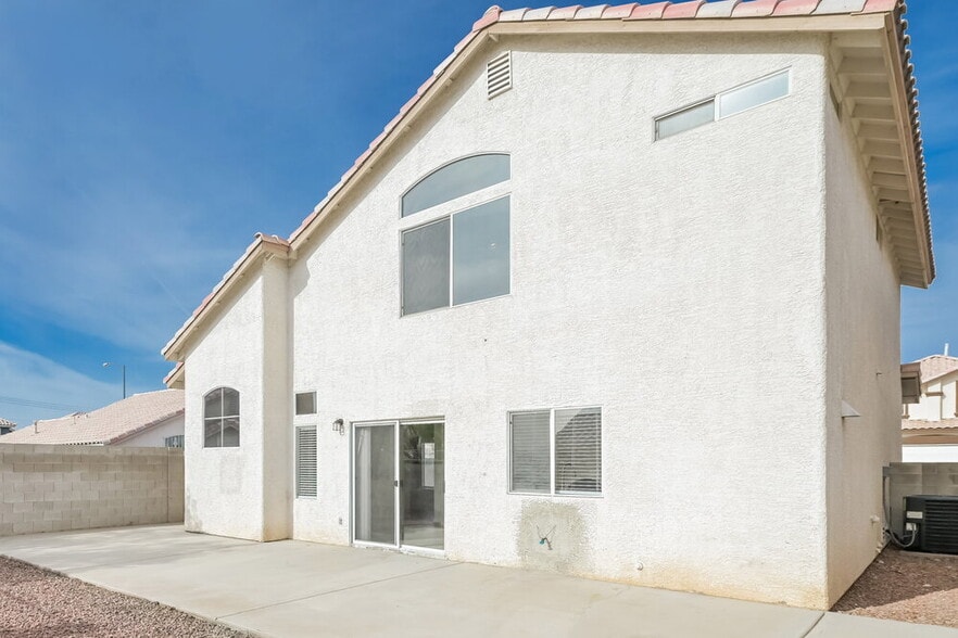 Building Photo - 4456 Wellsboro St