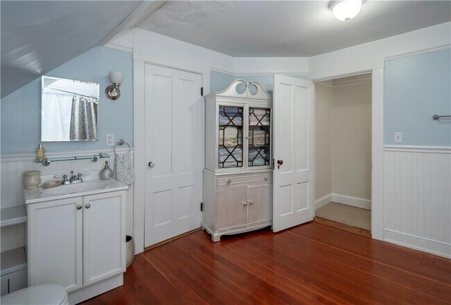 Building Photo - 3 Pell St