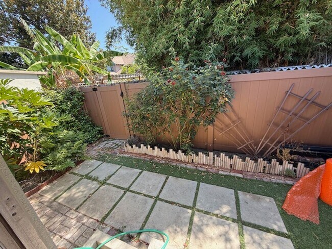 Building Photo - SECLUDED CONDO IN BELMONT HEIGHTS--CARROLL...