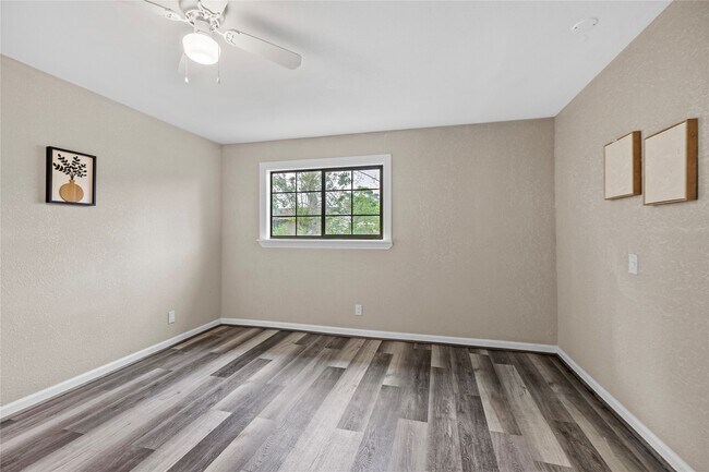 Building Photo - 10613 Chadwick St