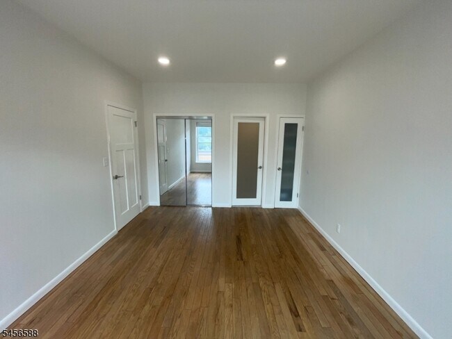 Building Photo - 6 E Blackwell St
