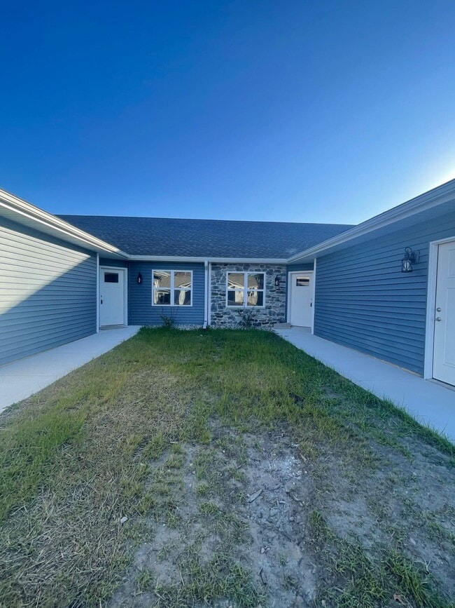 Building Photo - 995 Morning Star Ln