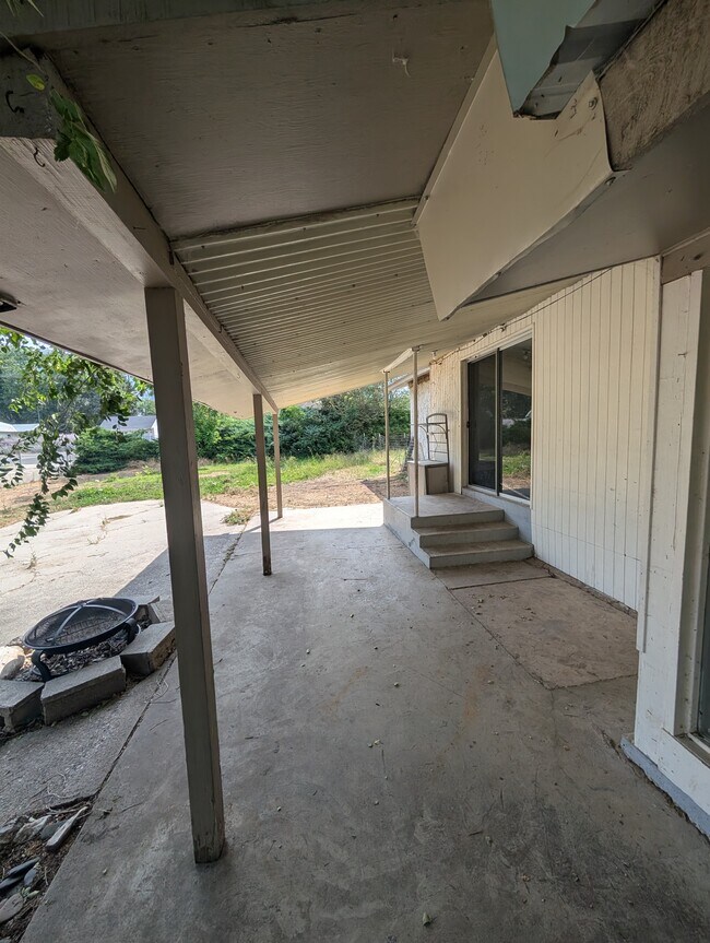 Building Photo - 504 W 100 N