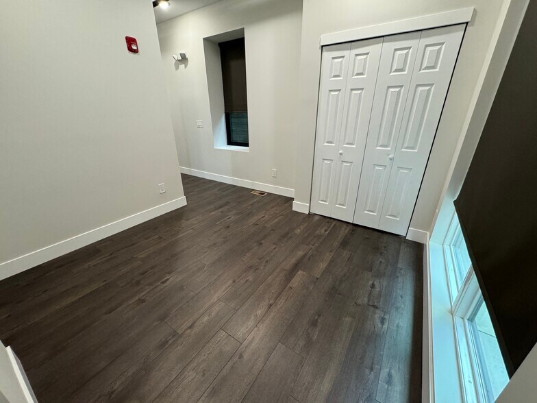 Building Photo - 4606 Woodland Ave