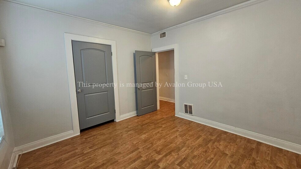 Building Photo - 2655 College St