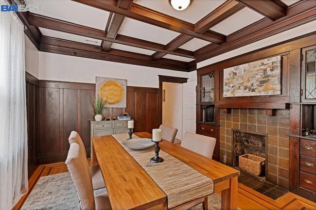 Building Photo - 541 Foothill Blvd