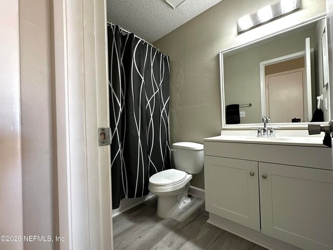 Building Photo - 1600 Big Tree Rd