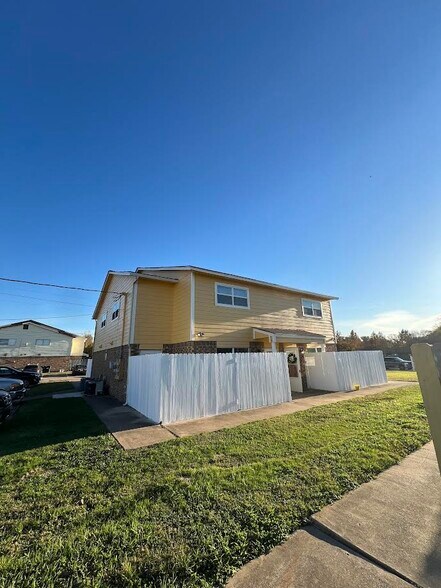 Building Photo - 2815 Longmire Dr