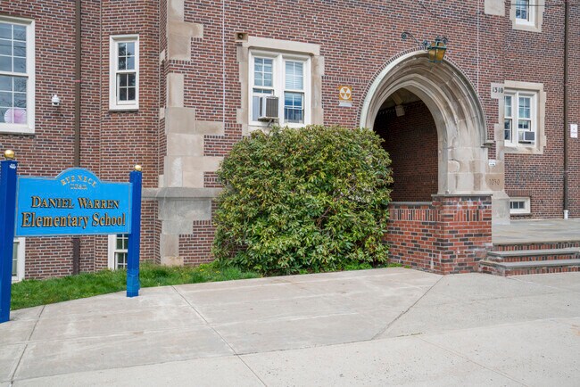 Building Photo - 319 Wagner Ave