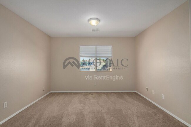 Building Photo - 5215 W Hasan Dr