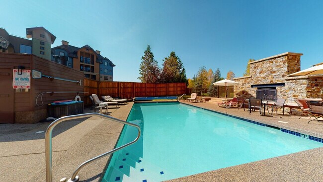 Building Photo - 2200 Apres Ski Way