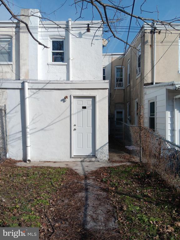 Building Photo - 1012 Potter St