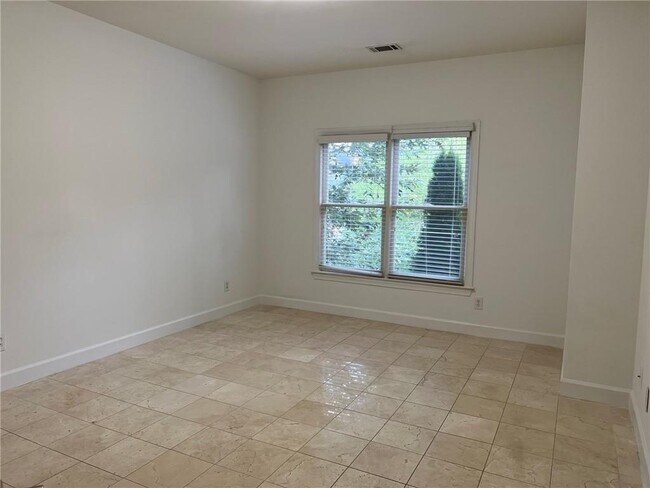 Building Photo - 4510 Chattahoochee Plantation Dr SE