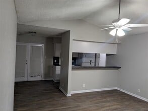 Building Photo - 1213 Dobie Dr