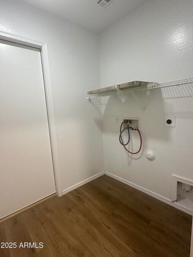 Building Photo - 25211 W Lamont Ave