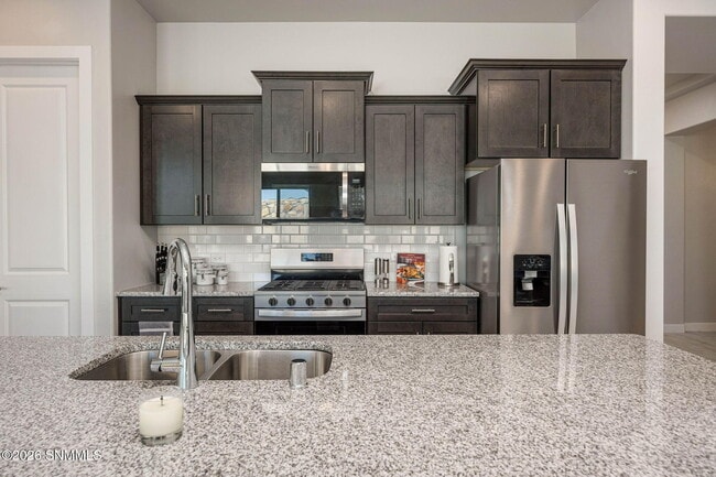 Building Photo - 3865 Jericho St