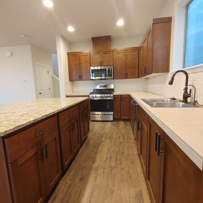 Building Photo - Modern 4BR + AC | Minutes to Hillsboro & High Tech Corridor - Coming Soon!