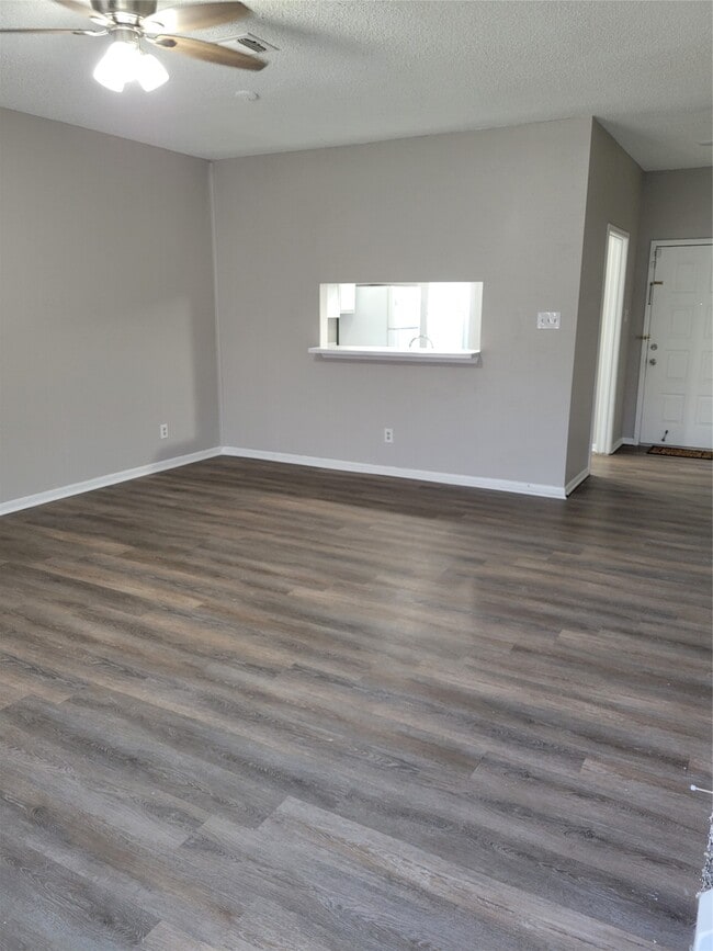 Building Photo - 12300-12300 Brookglade Cir