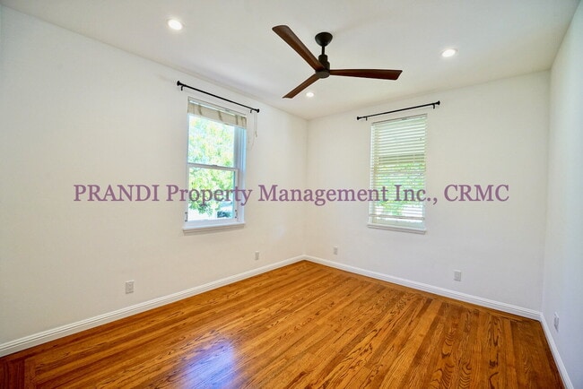 Building Photo - Available now!  3 Bedroom Gerstle Park home