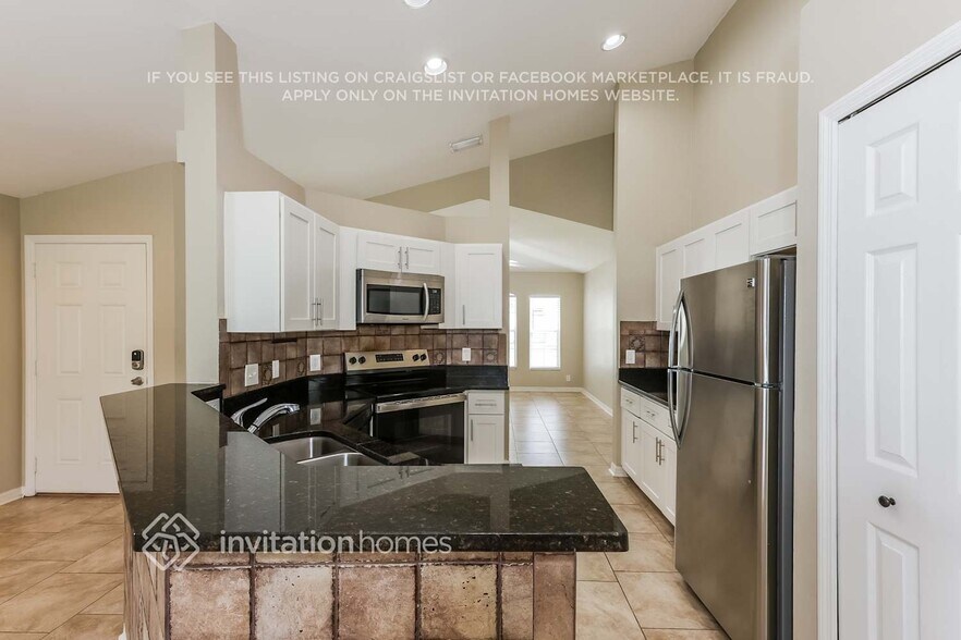 Building Photo - 3323 70th Ct E
