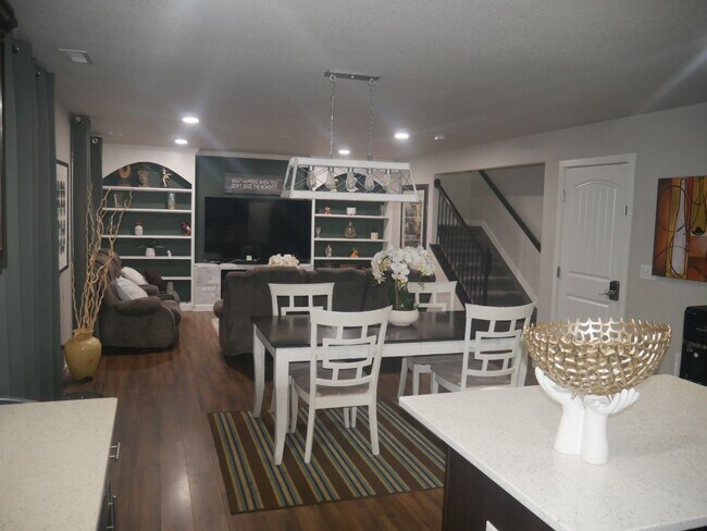 Building Photo - 2 Story Stunner in Widefield - $2750/Mos P...