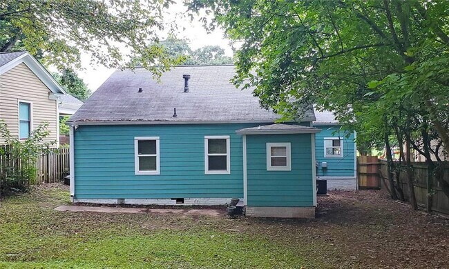 Building Photo - 2039 Ridgedale Rd NE