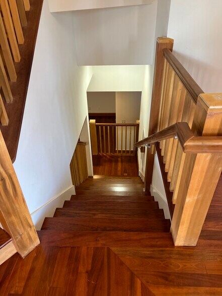 Building Photo - 5825 Saint Paul Ct